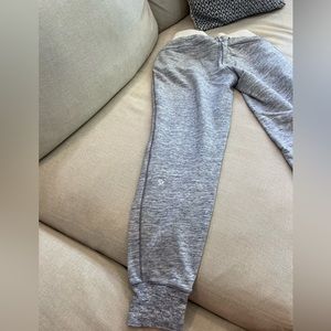 Lululemon sweatpants joggers. Size 6.